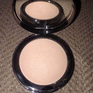 NWOT Lorac PF 3.5 face powder